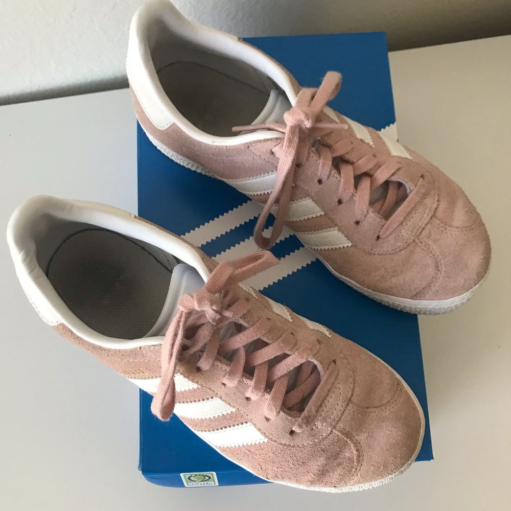 Kids adidas size 2.5.